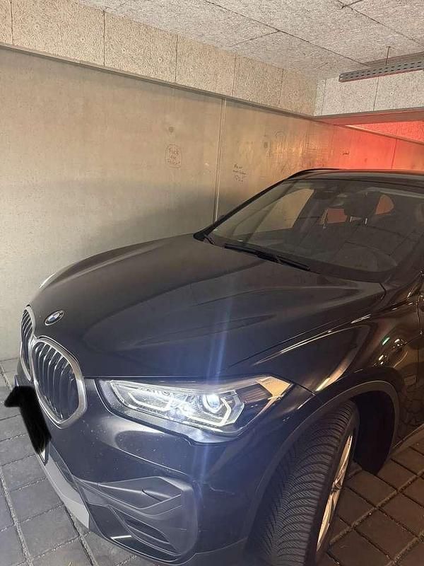 Schwarz Gebraucht 2019 BMW X1 SUV | 24.000 € (Etwas zu teuer) - Bild 1/4