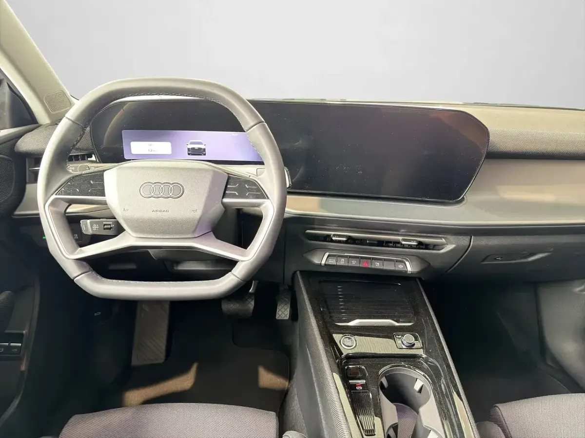 Neu Audi Q3 Ambiente 272 PS (200 kW) 2026 Pfeilgrau perleffekt (metallic) SUV