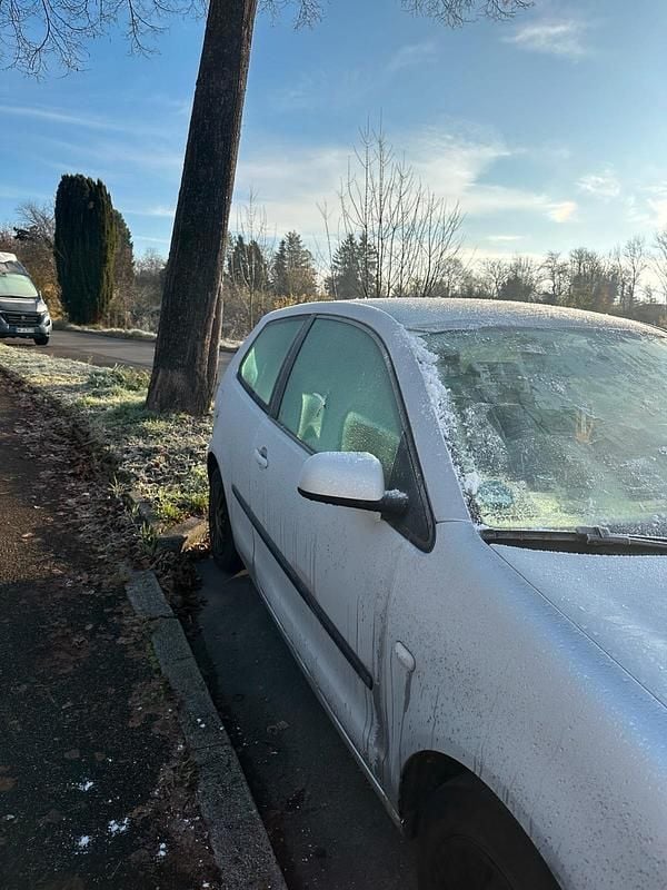 Second-hand VW Polo 2002 Argintiu Hatchback