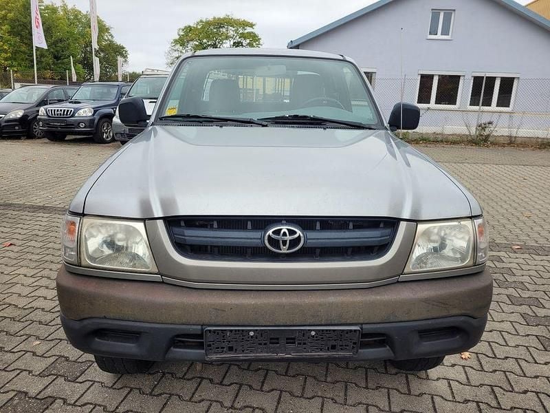 Silber Gebraucht 2002 Toyota HiLux Abholung | 5.900 € (Superpreis) - Bild 1/4