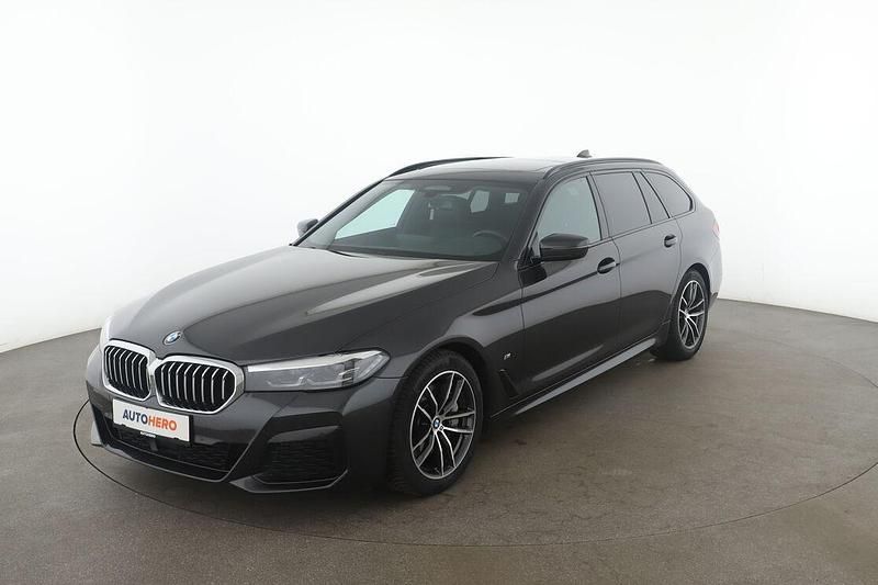 Grau Gebraucht 2022 BMW 530 M Sport Kombi | 41.780 € (Fairer Preis) - Bild 1/3