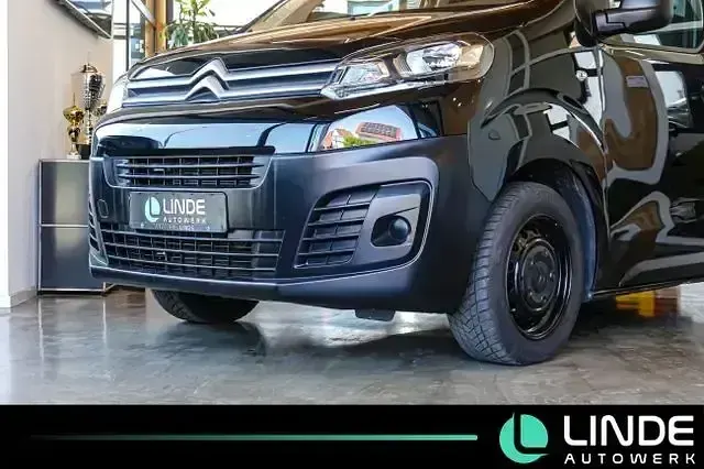 Gebraucht Citroën Jumpy 120 PS (88 kW) 2023 Lackierung schwarz perla nera/ Van / Kleinbus