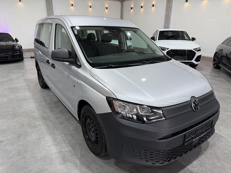 Gebraucht VW Caddy Maxi 102 PS (75 kW) 2023 Silber Van / Kleinbus