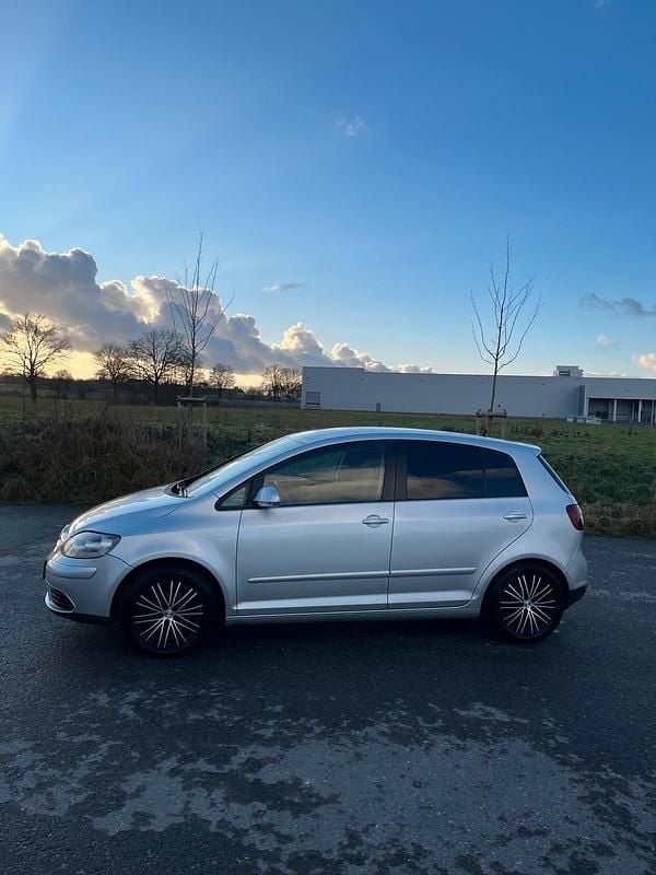 Silber Gebraucht 2006 VW Golf Plus Comfortline Van / Kleinbus | 1.700 € (Fairer Preis) - Bild 1/4