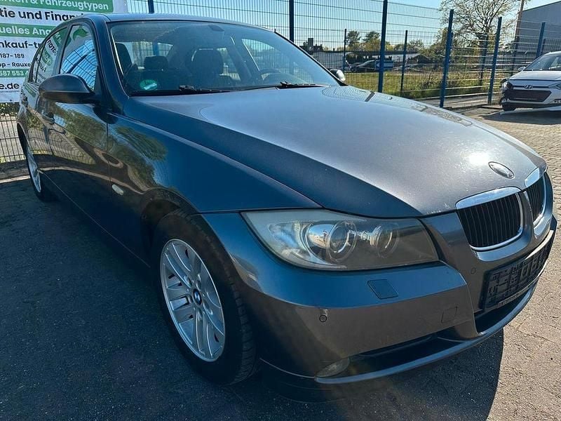 Gebraucht BMW 320 150 PS (110 kW) 2005 Grau Limousine