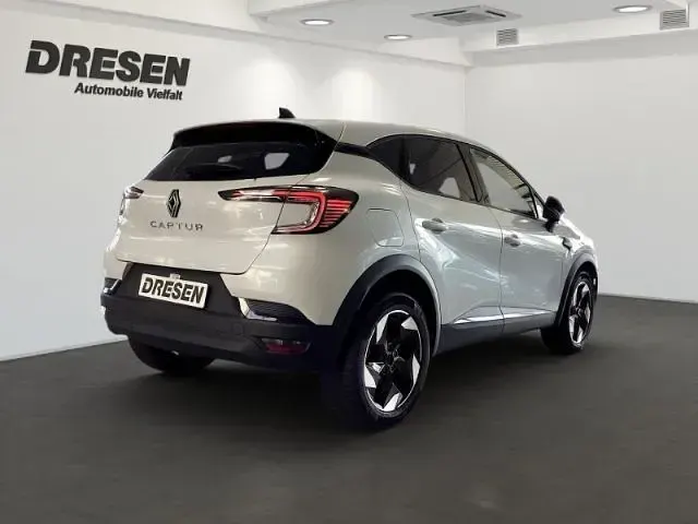 Nowe Renault Captur Techno 114 KM (83 kW) 2026 Biały SUV