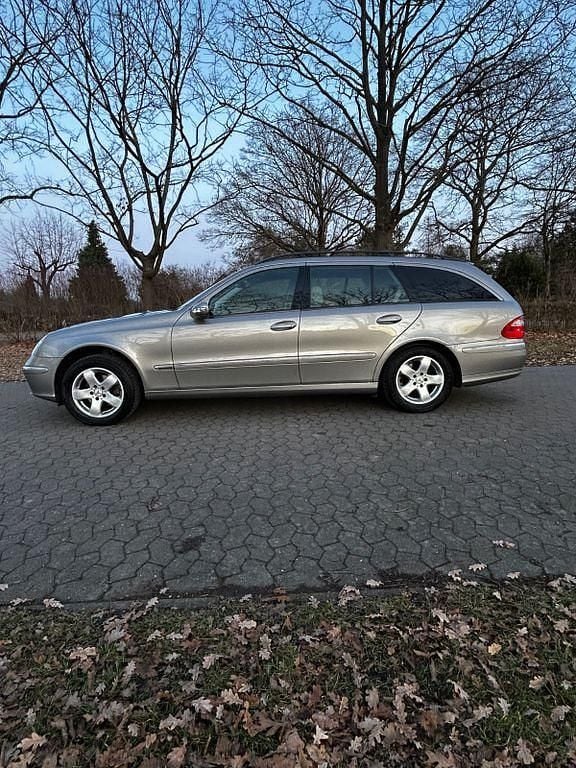 Gebraucht Mercedes E200 Elegance 163 PS (119 kW) 2005 Grau Limousine