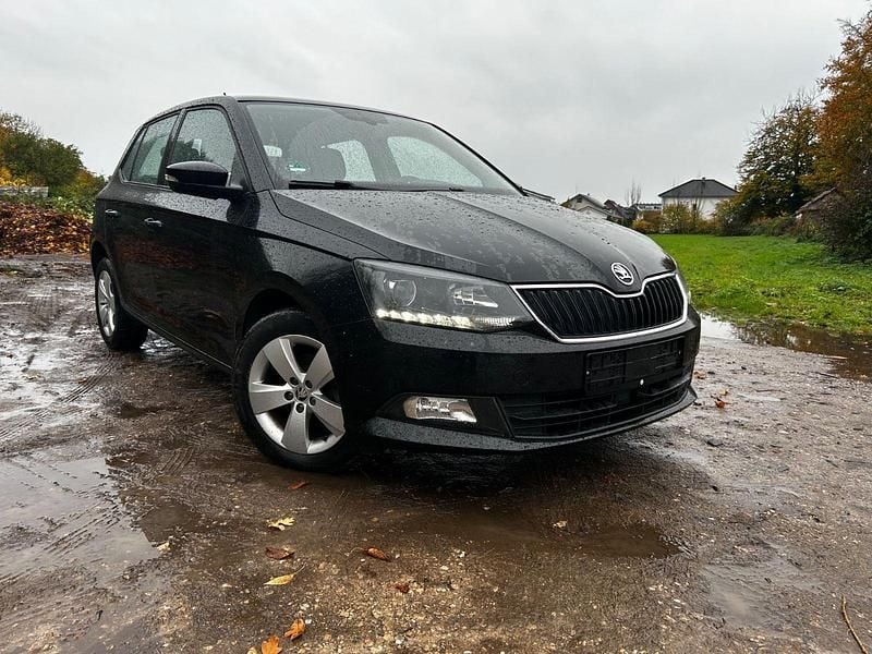 Schwarz Gebraucht 2016 Skoda Fabia Style Kleinwagen | 6.900 € (Superpreis) - Bild 1/4