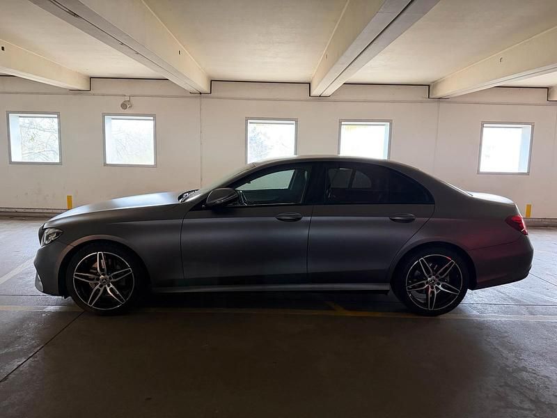 Gebraucht Mercedes E220 AMG 194 PS (142 kW) 2020 Limousine