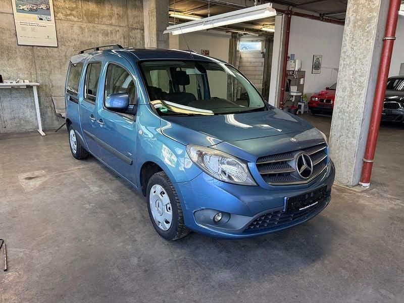 Gebraucht Mercedes Citan 111 110 PS (80 kW) 2016 Blau Van / Kleinbus