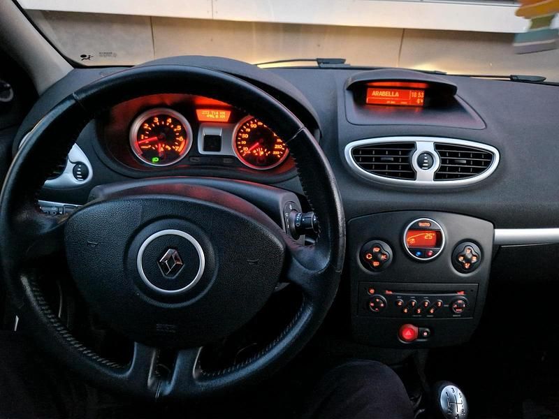 Gebraucht Renault Clio II 75 PS (55 kW) 2006 Grau Limousine