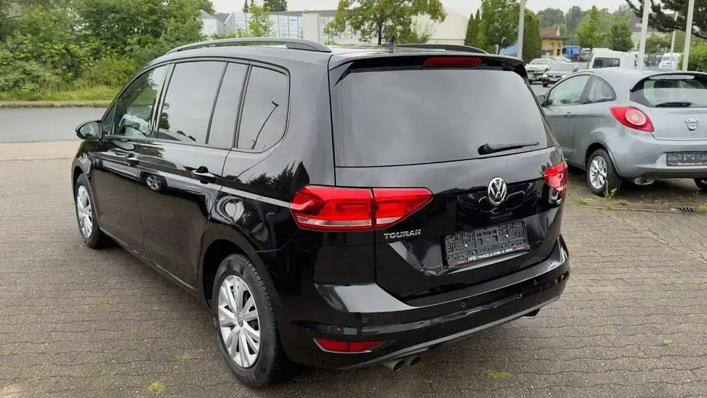 Gebraucht VW Touran Comfortline 150 PS (110 kW) 2017 Schwarz Van / Kleinbus