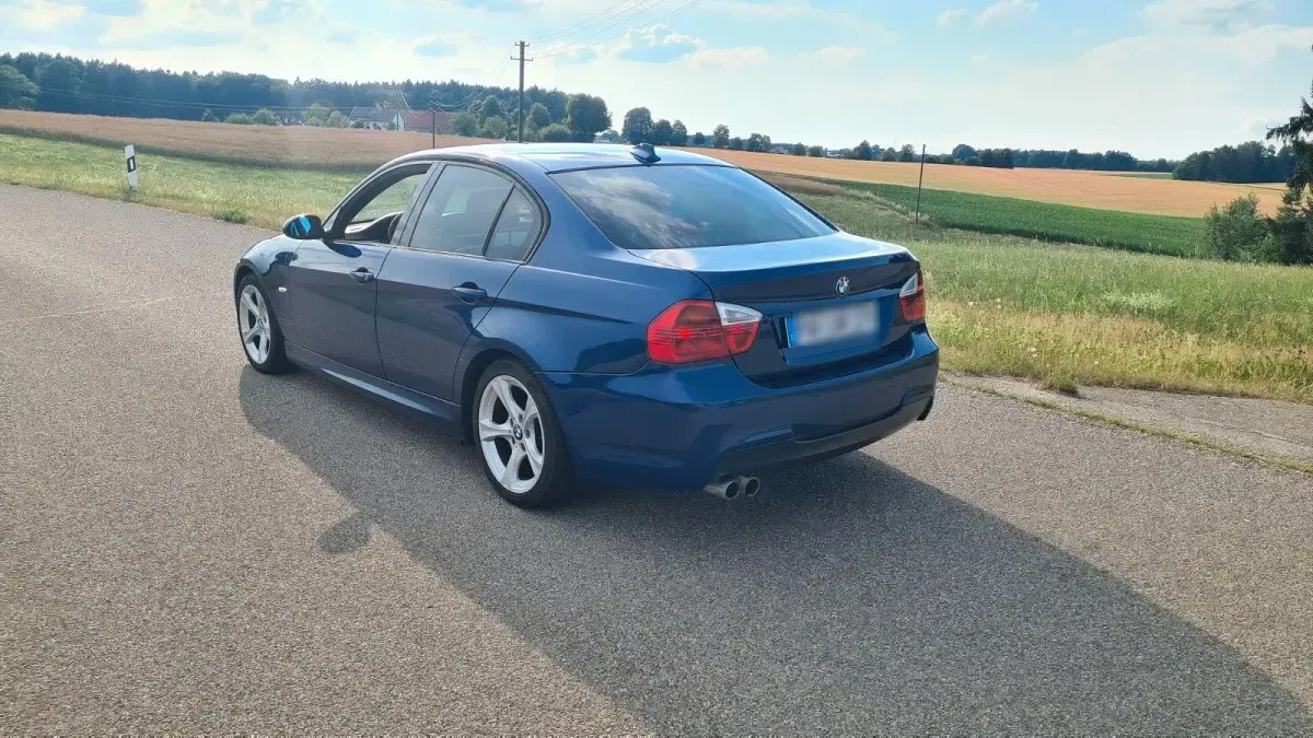 Gebraucht BMW 325 M Sport 197 PS (144 kW) 2007 Blau Limousine