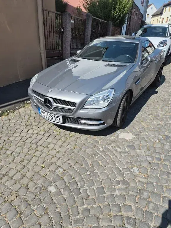 Gebraucht Mercedes SLK350 306 PS (225 kW) 2011 Schwarz Cabrio