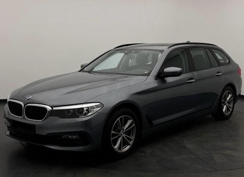 Silber Gebraucht 2018 BMW 520 Shadowline Kombi | 18.000 € (Superpreis) - Bild 1/4