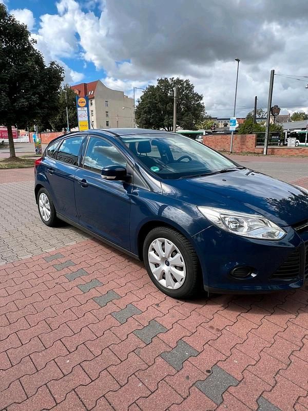 Usata Ford Focus 114 CV (83 kW) 2014 Blu Berlina