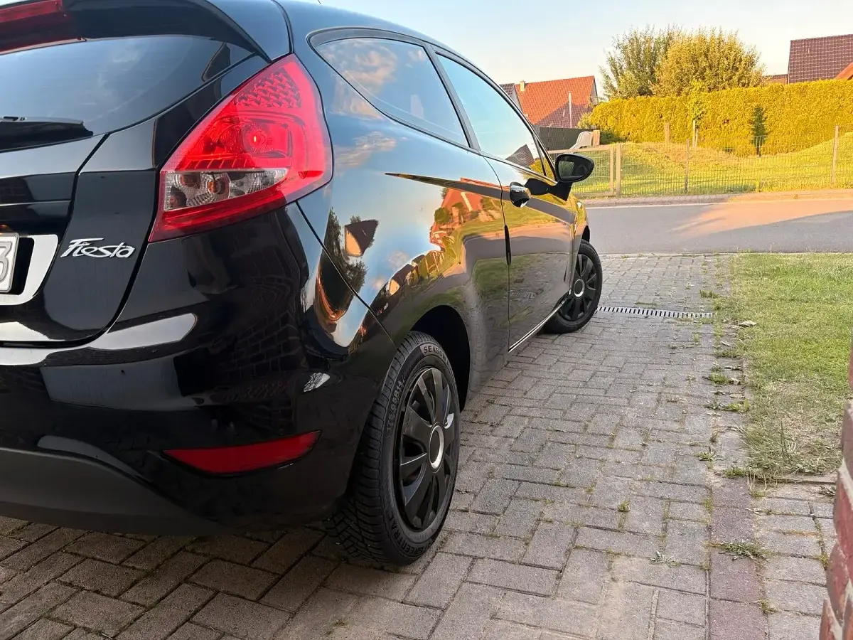 Gebraucht Ford Fiesta 65 PS (47 kW) 2009 Schwarz Kleinwagen