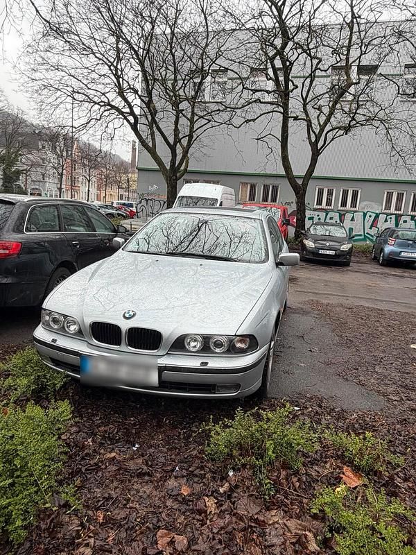Gebraucht BMW 528 193 PS (141 kW) 1998 Silber Limousine