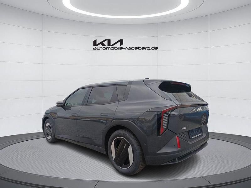 Neu Kia EV4 Earth 150 kW (204 PS) 2025 Grau Limousine