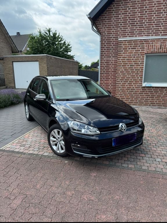 Schwarz Gebraucht 2016 VW Golf VII Allstar Limousine | 12.999 € (Fairer Preis) - Bild 1/4