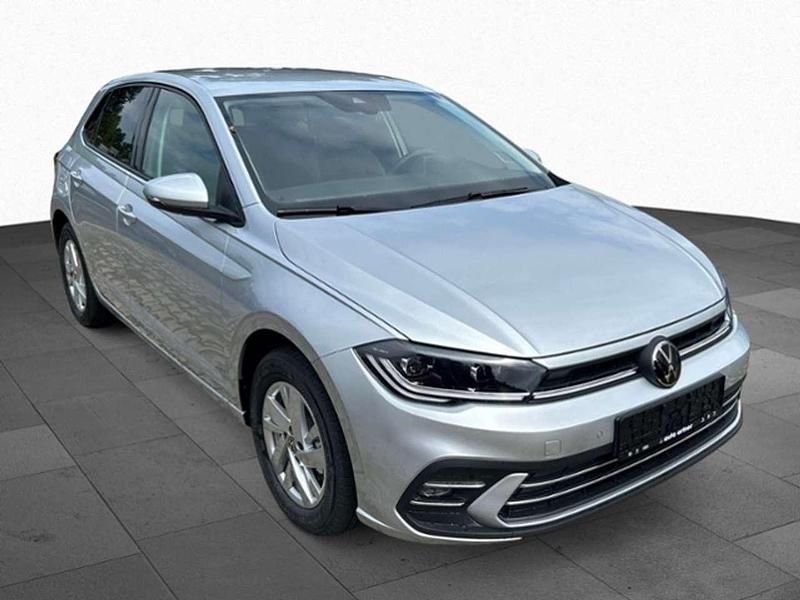 Gebraucht VW Polo IQ Drive 95 PS (69 kW) 2024 Reflexsilber metallic Limousine