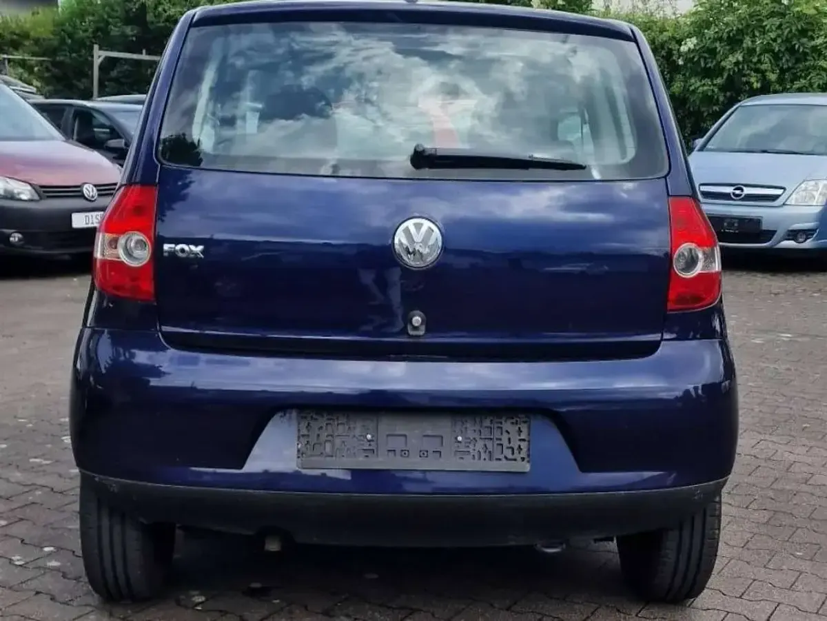 Gebraucht VW Fox Basis 54 PS (39 kW) 2007 Indigoblau perleffekt Kleinwagen