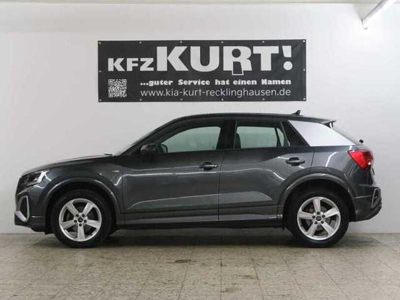 Gebraucht Audi Q2 S-Line 116 PS (85 kW) 2023 Daytonagrau SUV