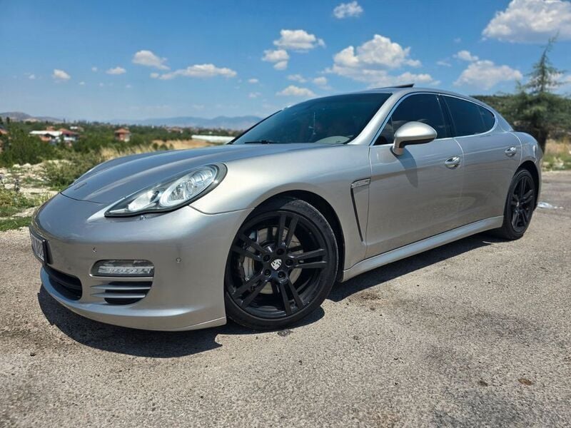 Silber Gebraucht 2010 Porsche Panamera 4S Limousine | 26.990 € (Fairer Preis) - Bild 1/4
