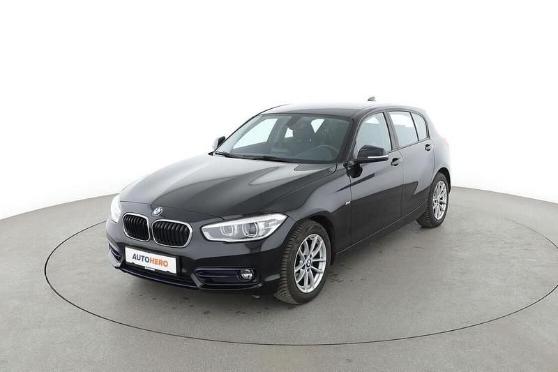 Schwarz Gebraucht 2018 BMW 118 Sport Line Kleinwagen | 17.680 € (Fairer Preis) - Bild 1/3