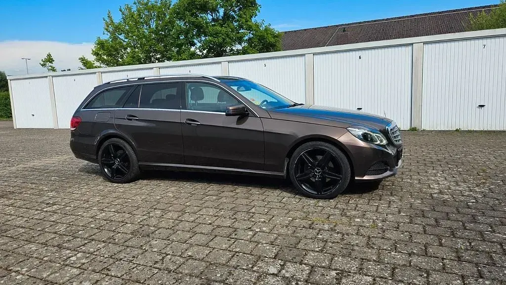 Gebraucht Mercedes E300 231 PS (169 kW) 2014 Braun Limousine