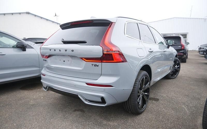 Neu Volvo XC60 Plus 455 PS (334 kW) 2025 Grau SUV