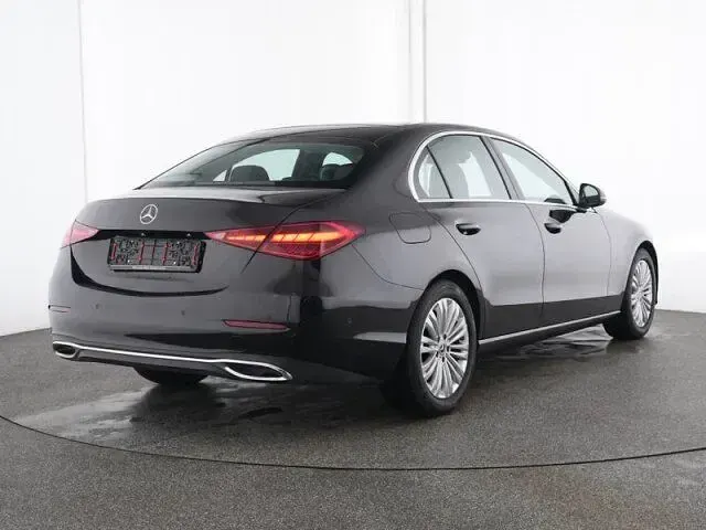 Gebraucht Mercedes C180 Advanced Plus 170 PS (125 kW) 2025 Lack obsidianschwarz Limousine