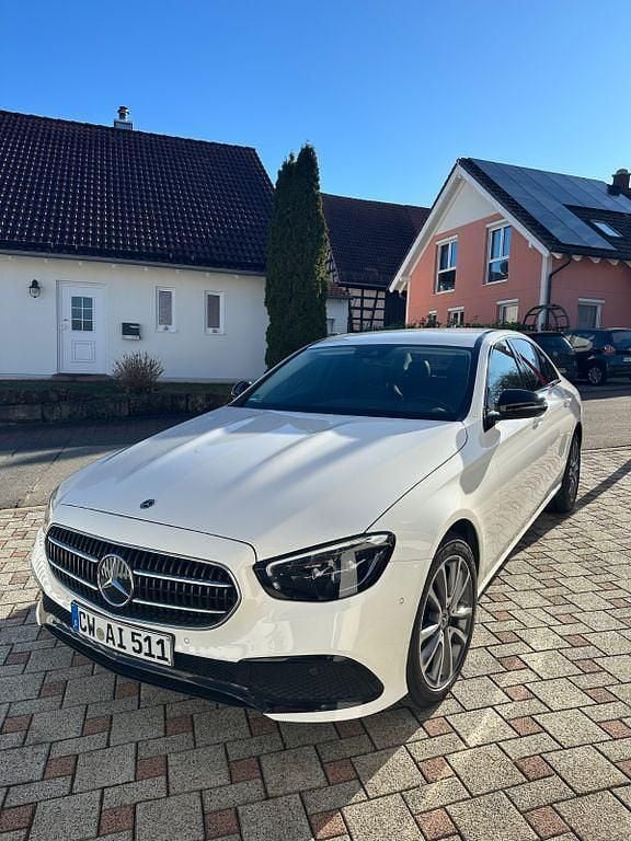 Gebraucht Mercedes E300 Avantgarde 320 PS (235 kW) 2022 Weiß Limousine