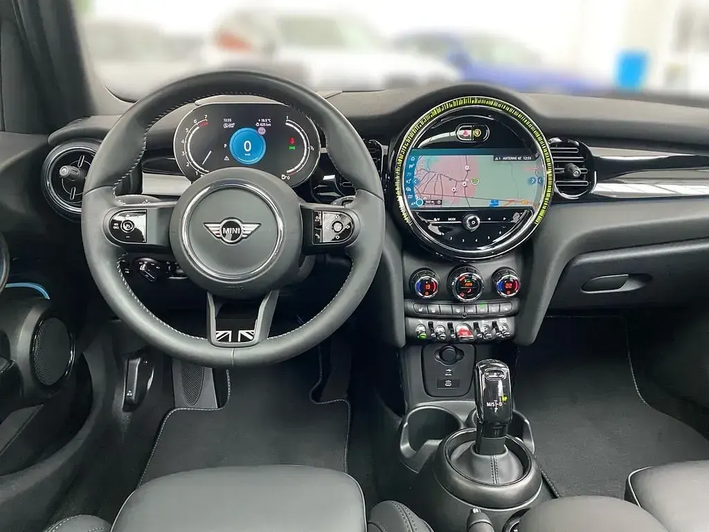 Gebraucht Mini Cooper 136 PS (100 kW) 2023 Schwarz Kleinwagen