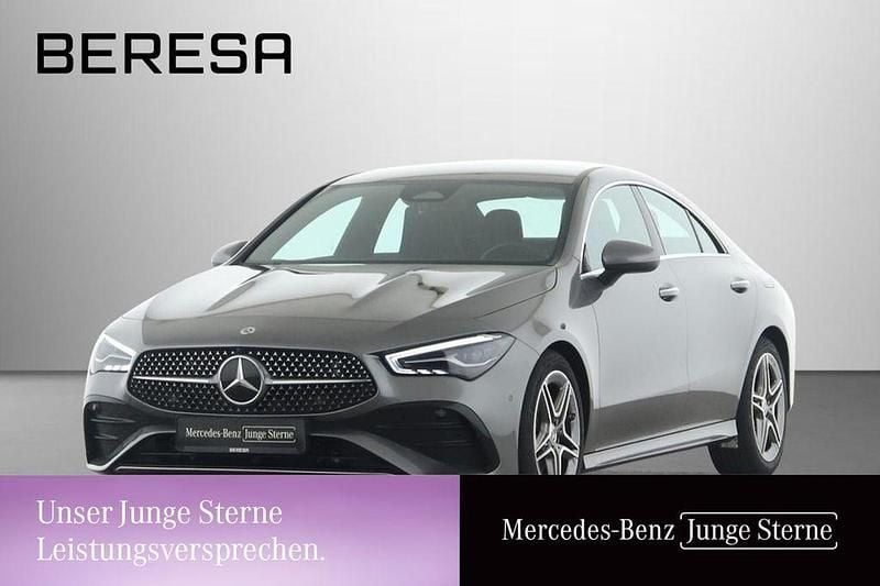 Grau Gebraucht 2024 Mercedes CLA180 AMG Limousine | 32.930 € (Guter Preis) - Bild 1/3