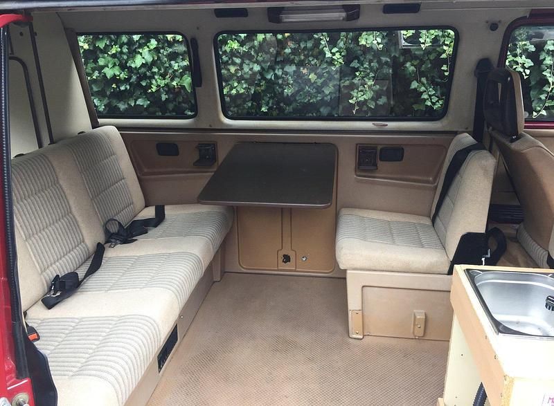 Second-hand VW T3 70 CP (51 kW) 1990 Roșu Van