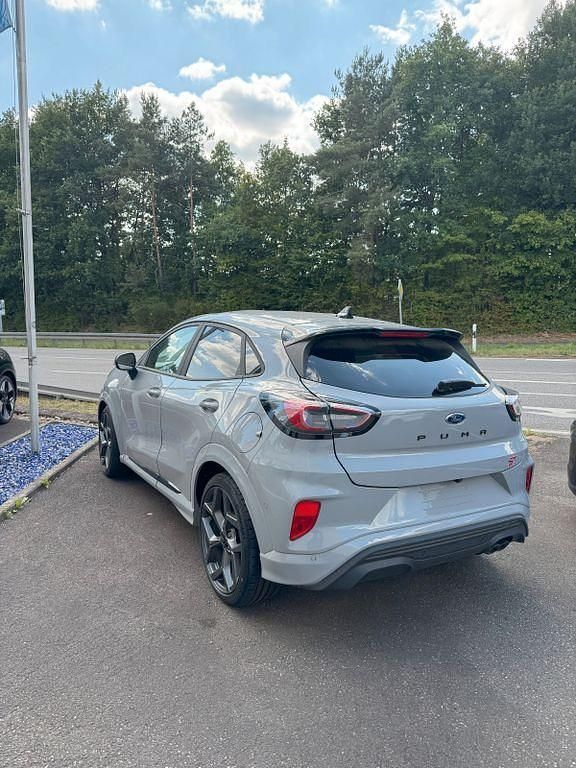 Neu Ford Puma ST 200 PS (147 kW) 2025 Grau Limousine