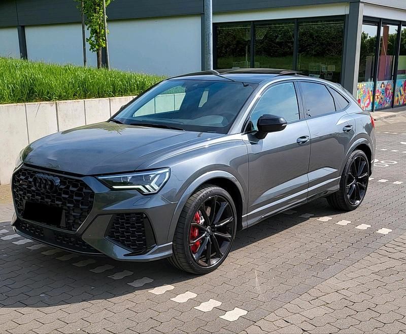 Grau Gebraucht 2021 Audi RS Q3 Sportback SUV | 54.400 € (Guter Preis) - Bild 1/4