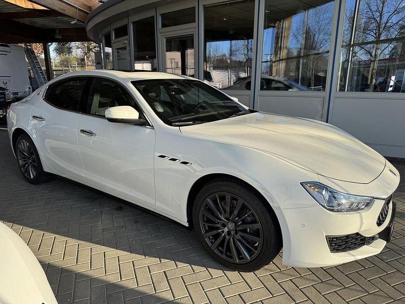 Gebraucht Maserati Ghibli 275 PS (202 kW) 2018 Weiß Limousine