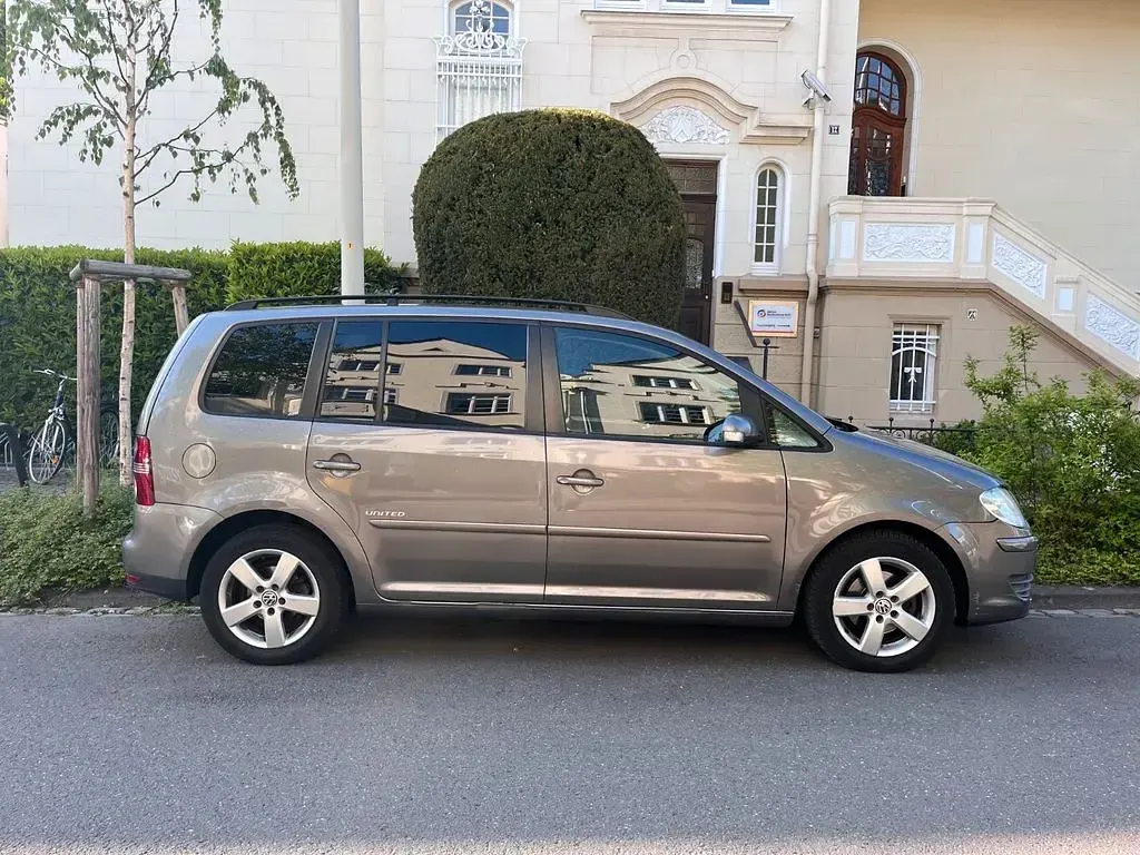 Gebraucht VW Touran 140 PS (102 kW) 2009 Grau Van / Kleinbus