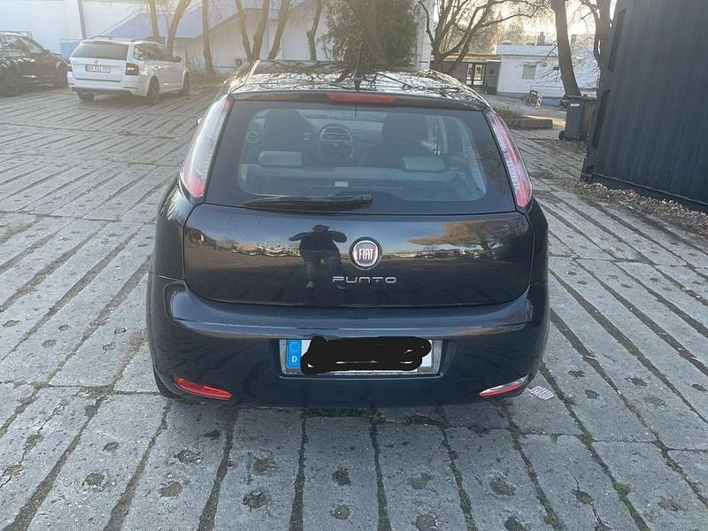 Gebraucht Fiat Punto 69 PS (50 kW) 2012 Schwarz Kleinwagen