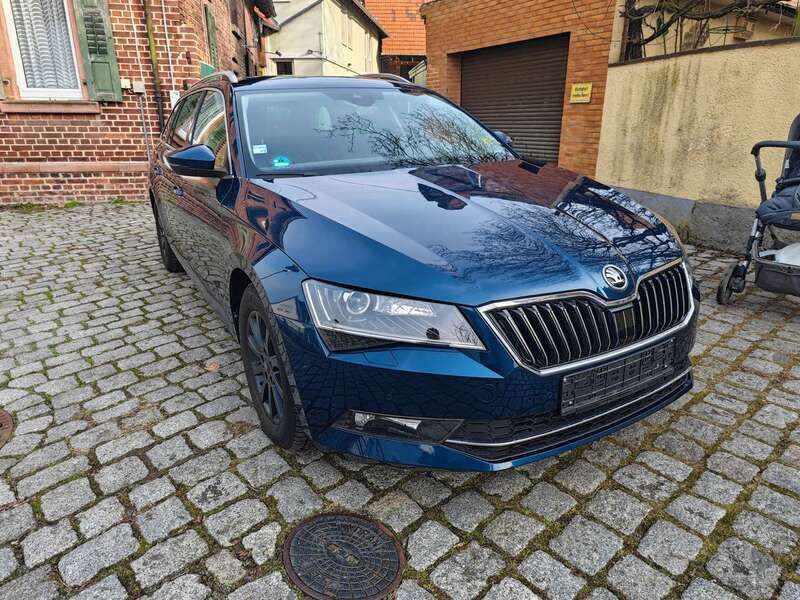 Blau Gebraucht 2016 Skoda Superb Style Kombi | 17.288 € (Fairer Preis) - Bild 1/4