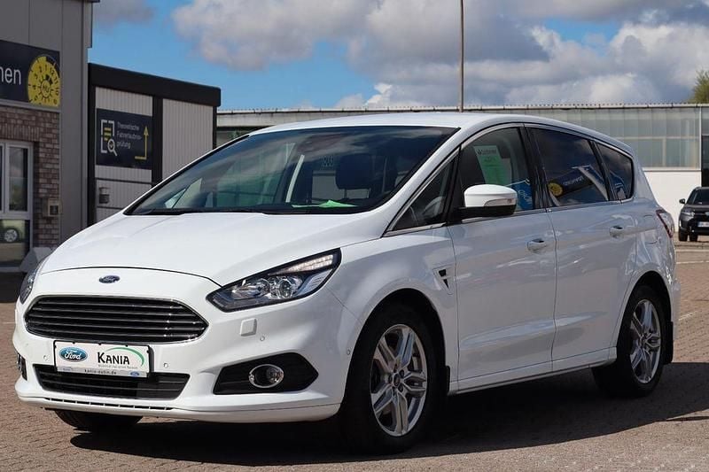 Frozen white Gebraucht 2019 Ford S-MAX Titanium Van / Kleinbus | 17.768 € (Superpreis) - Bild 1/4