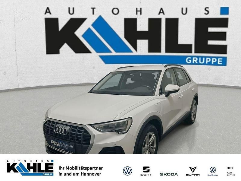 Weiß Gebraucht 2022 Audi Q3 Basis SUV | 30.990 € (Fairer Preis) - Bild 1/4