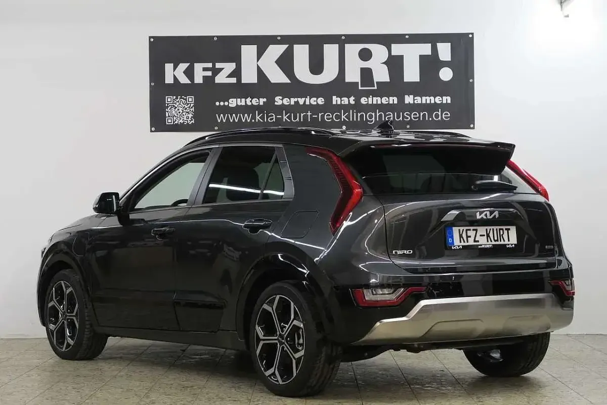 Używany Kia Niro 184 KM (135 kW) 2023 Szary SUV