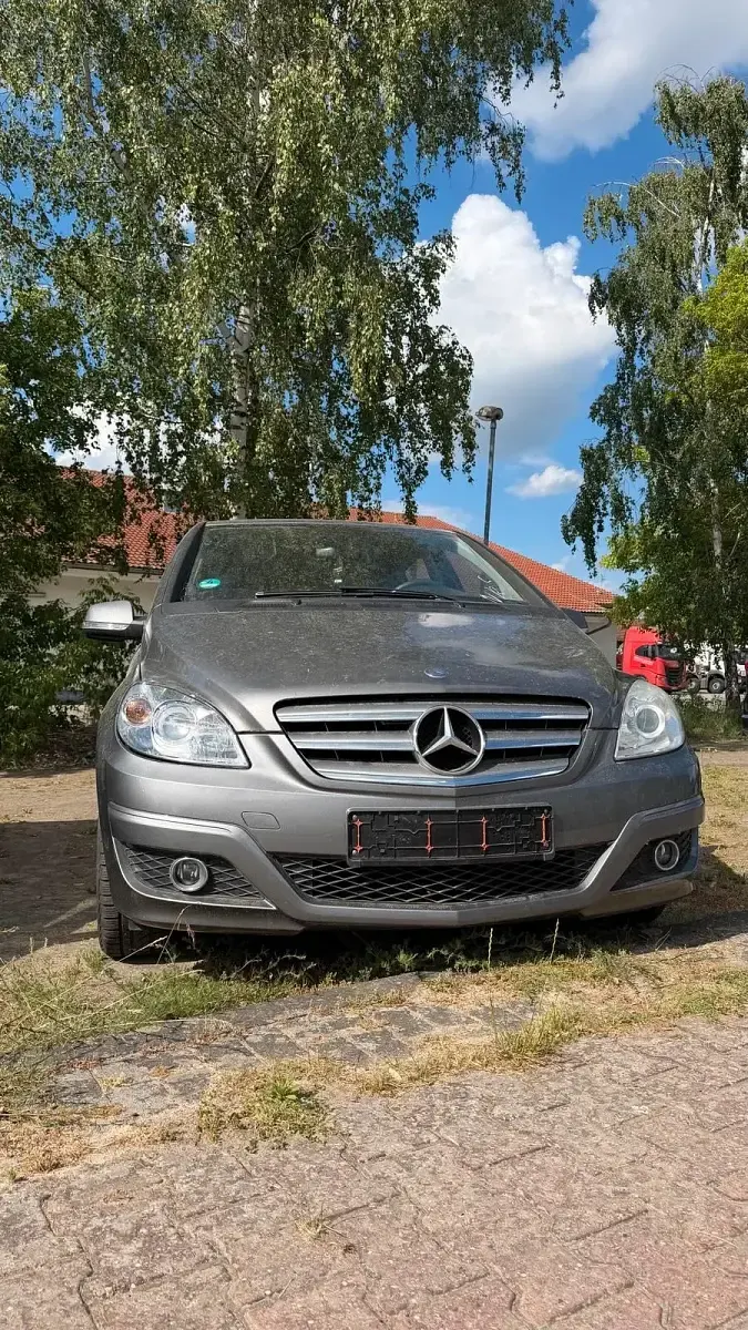 Gebraucht Mercedes B150 95 PS (69 kW) 2009 Van / Kleinbus