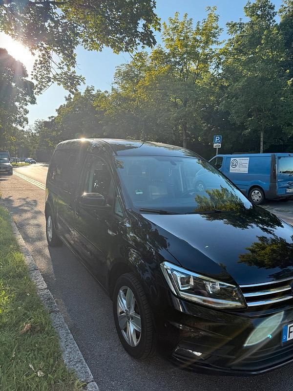 Schwarz Gebraucht 2019 VW Caddy S Van / Kleinbus | 11.900 € - Bild 1/4