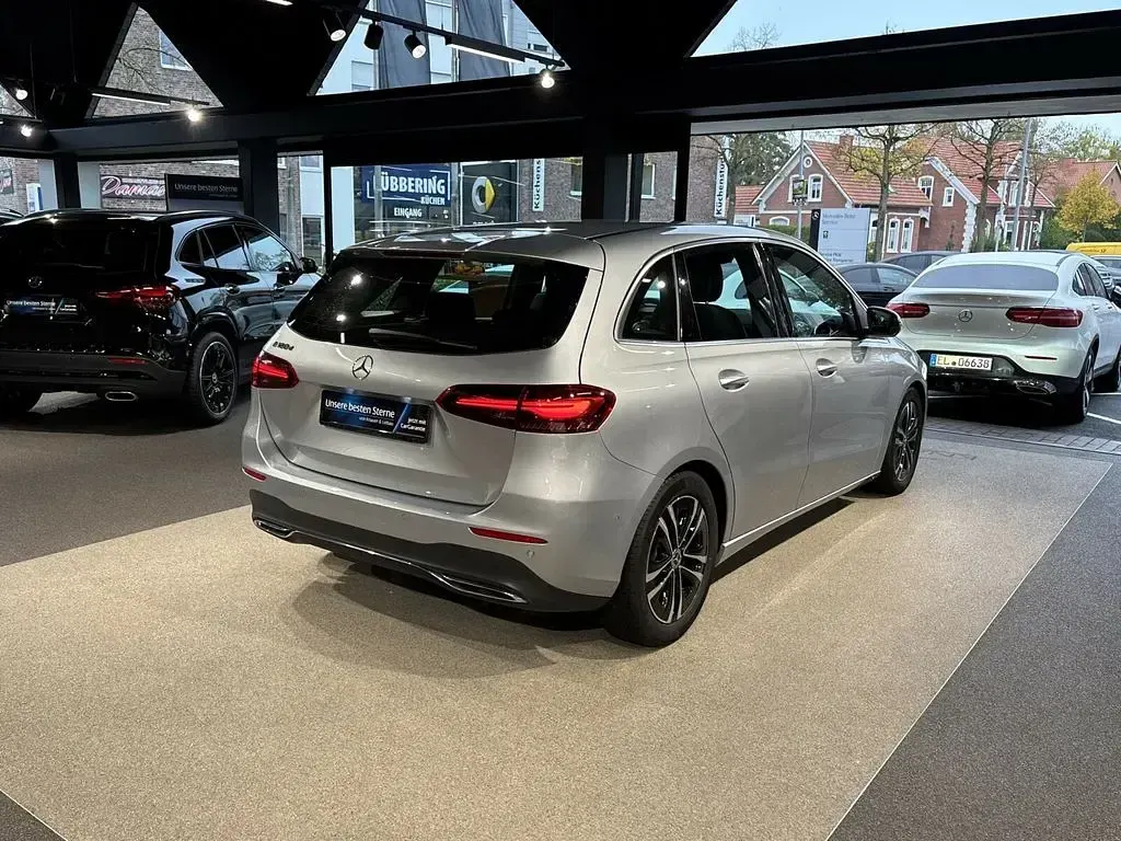 Gebraucht Mercedes B180 Progressive 116 PS (85 kW) 2024 Silber Kleinwagen