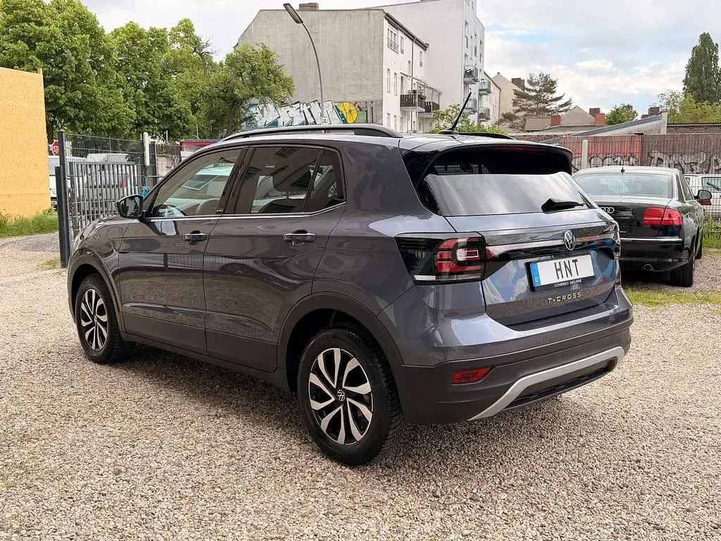 Usado VW T-Cross Active 110 CV (80 kW) 2021 Gris SUV