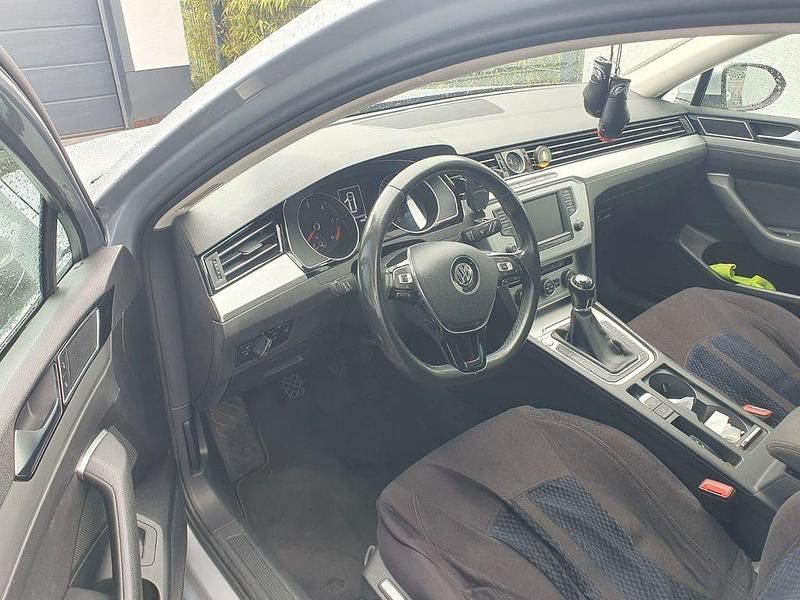 Gebraucht VW Passat Comfortline 150 PS (110 kW) 2017 Silber Kombi